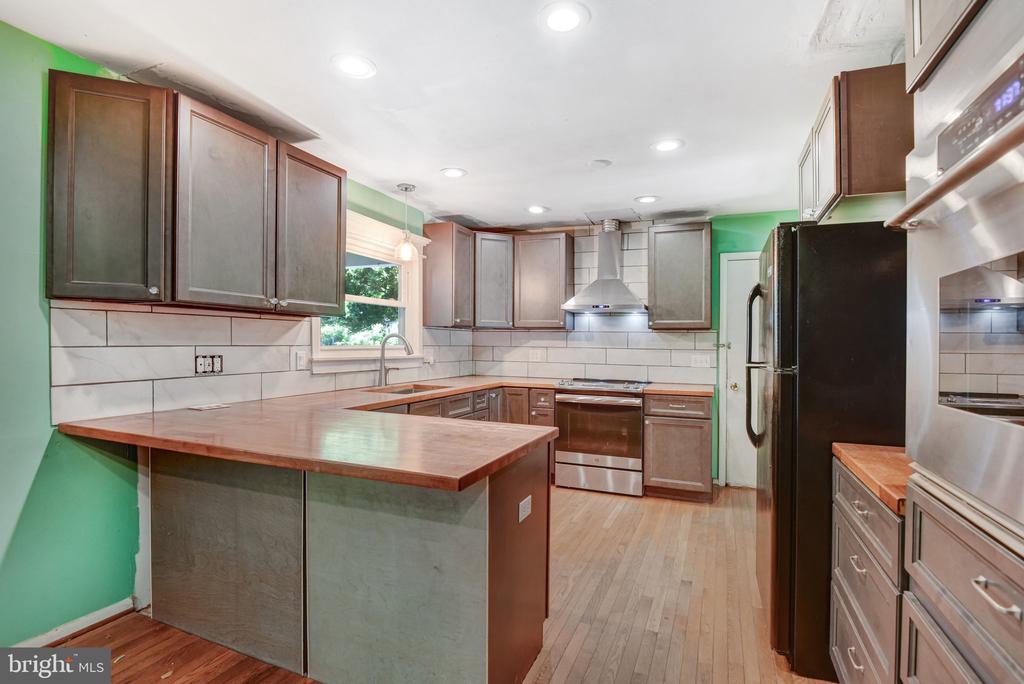 7199 MILL RUN DR, WARRENTON, Virginia 20187, 3 Bedrooms Bedrooms, ,3 BathroomsBathrooms,Residential,7199 MILL RUN DR,VAFQ2021512 MLS # VAFQ2021512