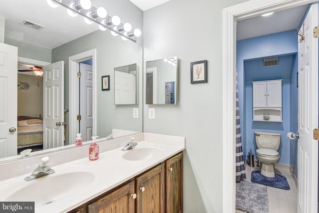 5200 SWAIN DR, WARRENTON, Virginia 20187, 4 Bedrooms Bedrooms, ,2 BathroomsBathrooms,Residential,5200 SWAIN DR,VAFQ2021516 MLS # VAFQ2021516