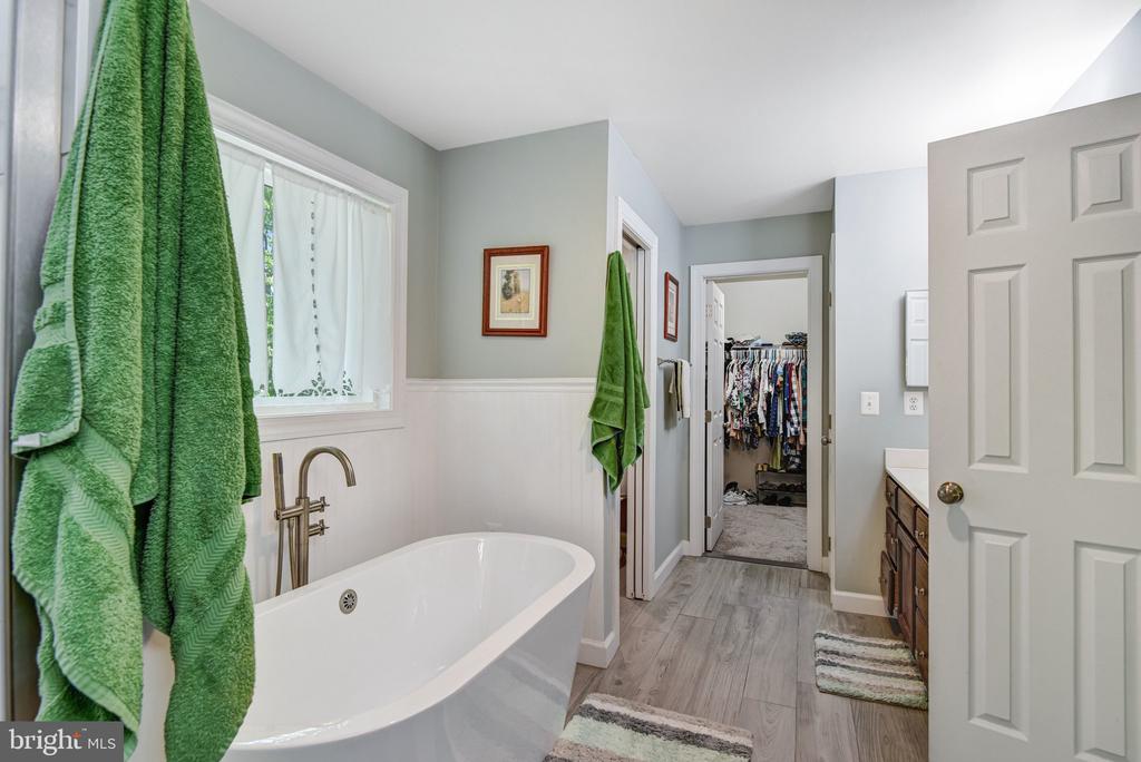 5200 SWAIN DR, WARRENTON, Virginia 20187, 4 Bedrooms Bedrooms, ,2 BathroomsBathrooms,Residential,5200 SWAIN DR,VAFQ2021516 MLS # VAFQ2021516
