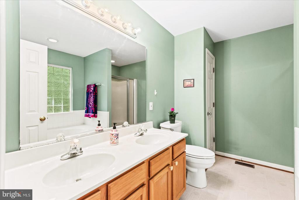 220 CREEKSIDE DR, LOCUST GROVE, Virginia 22508, 3 Bedrooms Bedrooms, ,2 BathroomsBathrooms,Residential,220 CREEKSIDE DR,VAOR2013944 MLS # VAOR2013944