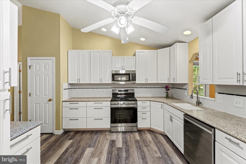 220 CREEKSIDE DR, LOCUST GROVE, Virginia 22508, 3 Bedrooms Bedrooms, ,2 BathroomsBathrooms,Residential,220 CREEKSIDE DR,VAOR2013944 MLS # VAOR2013944