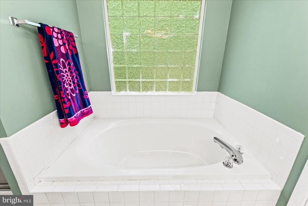 220 CREEKSIDE DR, LOCUST GROVE, Virginia 22508, 3 Bedrooms Bedrooms, ,2 BathroomsBathrooms,Residential,220 CREEKSIDE DR,VAOR2013944 MLS # VAOR2013944