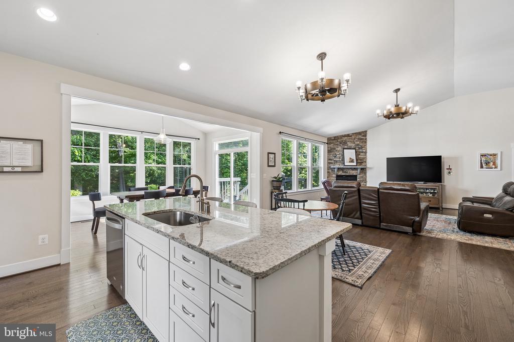 4853 POINT RD, WARRENTON, Virginia 20187, 4 Bedrooms Bedrooms, ,3 BathroomsBathrooms,Residential,4853 POINT RD,VAFQ2021756 MLS # VAFQ2021756