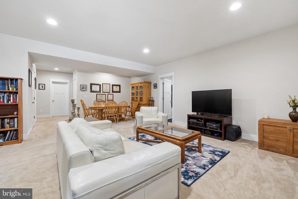 4853 POINT RD, WARRENTON, Virginia 20187, 4 Bedrooms Bedrooms, ,3 BathroomsBathrooms,Residential,4853 POINT RD,VAFQ2021756 MLS # VAFQ2021756