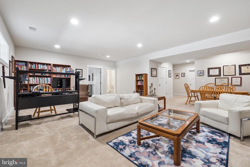 4853 POINT RD, WARRENTON, Virginia 20187, 4 Bedrooms Bedrooms, ,3 BathroomsBathrooms,Residential,4853 POINT RD,VAFQ2021756 MLS # VAFQ2021756