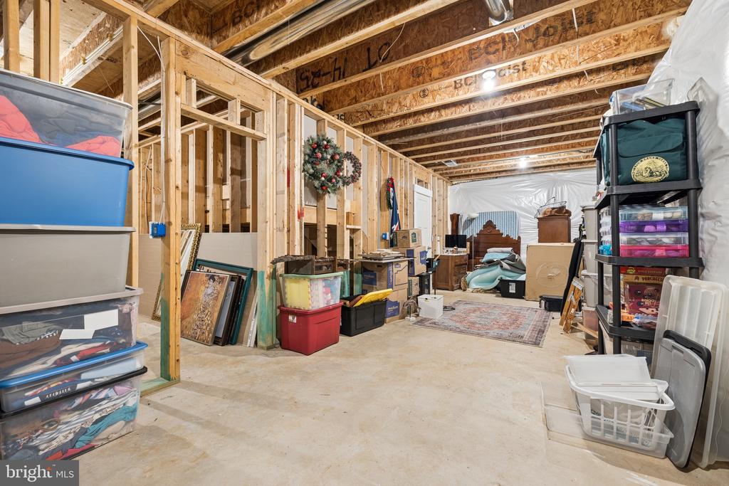 4853 POINT RD, WARRENTON, Virginia 20187, 4 Bedrooms Bedrooms, ,3 BathroomsBathrooms,Residential,4853 POINT RD,VAFQ2021756 MLS # VAFQ2021756