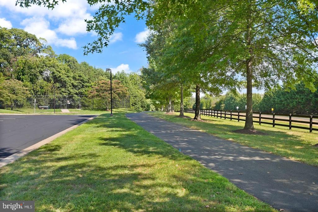 4853 POINT RD, WARRENTON, Virginia 20187, 4 Bedrooms Bedrooms, ,3 BathroomsBathrooms,Residential,4853 POINT RD,VAFQ2021756 MLS # VAFQ2021756