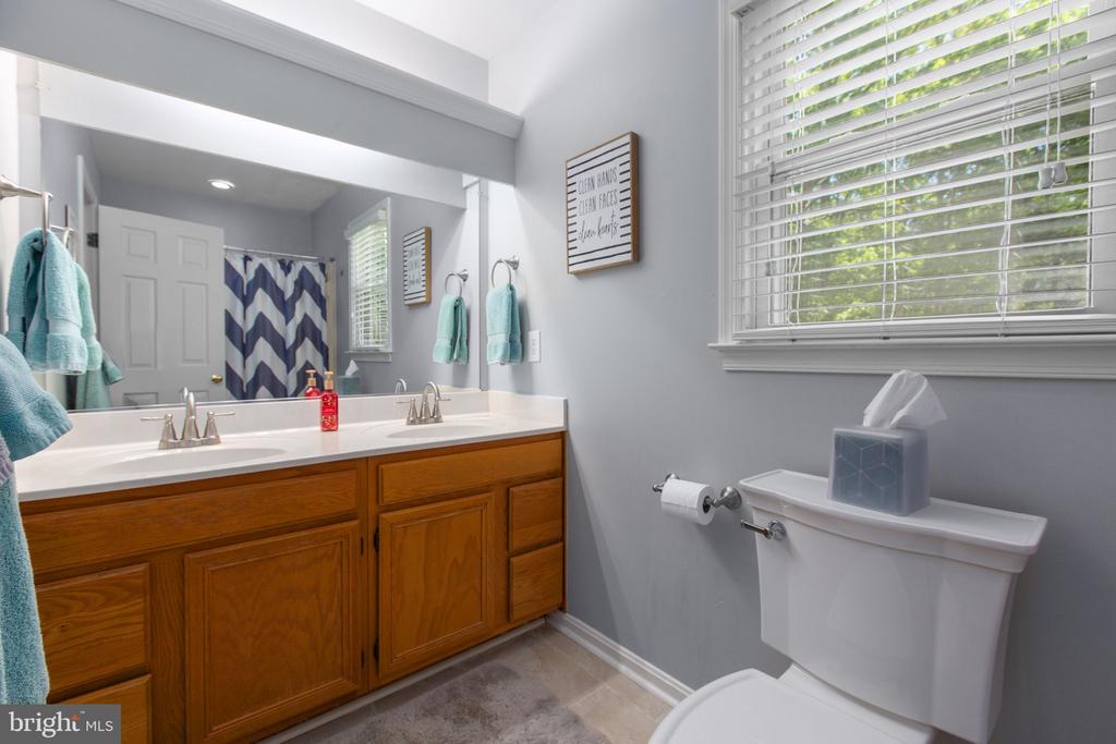 7931 GOLD LEAF CIR, SPOTSYLVANIA, Virginia 22551, 5 Bedrooms Bedrooms, ,3 BathroomsBathrooms,Residential,7931 GOLD LEAF CIR,VASP2040680 MLS # VASP2040680 7931 GOLD LEAF CIR, SPOTSYLVANIA, Virginia 22551, 5 Bedrooms Bedrooms, ,3 BathroomsBathrooms,Residential,7931 GOLD LEAF CIR,VASP2040680 MLS # VASP2040680