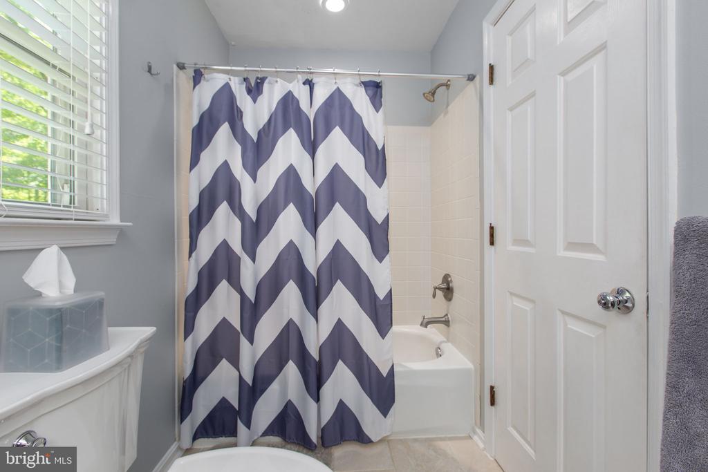 7931 GOLD LEAF CIR, SPOTSYLVANIA, Virginia 22551, 5 Bedrooms Bedrooms, ,3 BathroomsBathrooms,Residential,7931 GOLD LEAF CIR,VASP2040680 MLS # VASP2040680 7931 GOLD LEAF CIR, SPOTSYLVANIA, Virginia 22551, 5 Bedrooms Bedrooms, ,3 BathroomsBathrooms,Residential,7931 GOLD LEAF CIR,VASP2040680 MLS # VASP2040680