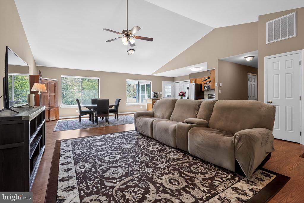 8427 SPRINGS WAY PL, WARRENTON, Virginia 20186, 3 Bedrooms Bedrooms, ,3 BathroomsBathrooms,Residential,8427 SPRINGS WAY PL,VAFQ2021688 MLS # VAFQ2021688
