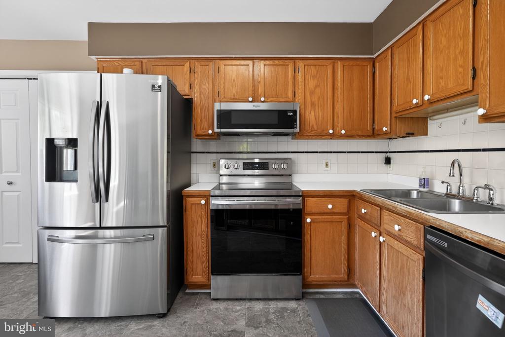 8427 SPRINGS WAY PL, WARRENTON, Virginia 20186, 3 Bedrooms Bedrooms, ,3 BathroomsBathrooms,Residential,8427 SPRINGS WAY PL,VAFQ2021688 MLS # VAFQ2021688