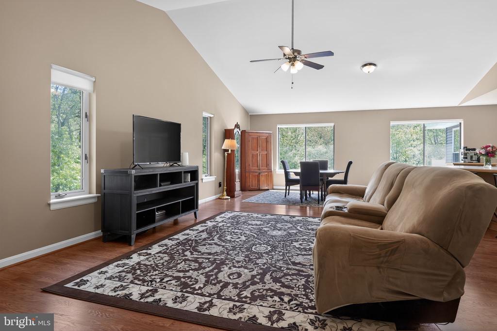 8427 SPRINGS WAY PL, WARRENTON, Virginia 20186, 3 Bedrooms Bedrooms, ,3 BathroomsBathrooms,Residential,8427 SPRINGS WAY PL,VAFQ2021688 MLS # VAFQ2021688