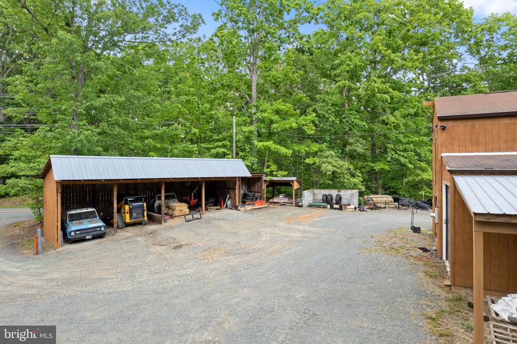5099 COURTNEYS CORNER RD, SUMERDUCK, Virginia 22742, 4 Bedrooms Bedrooms, ,3 BathroomsBathrooms,Residential,5099 COURTNEYS CORNER RD,VAFQ2021898 MLS # VAFQ2021898