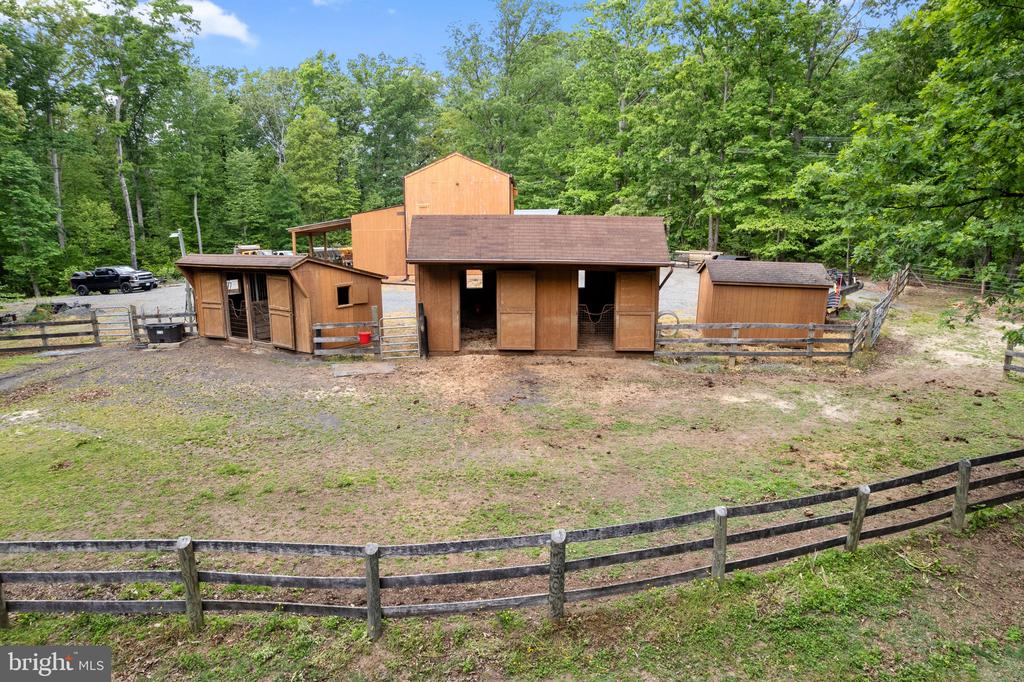 5099 COURTNEYS CORNER RD, SUMERDUCK, Virginia 22742, 4 Bedrooms Bedrooms, ,3 BathroomsBathrooms,Residential,5099 COURTNEYS CORNER RD,VAFQ2021898 MLS # VAFQ2021898