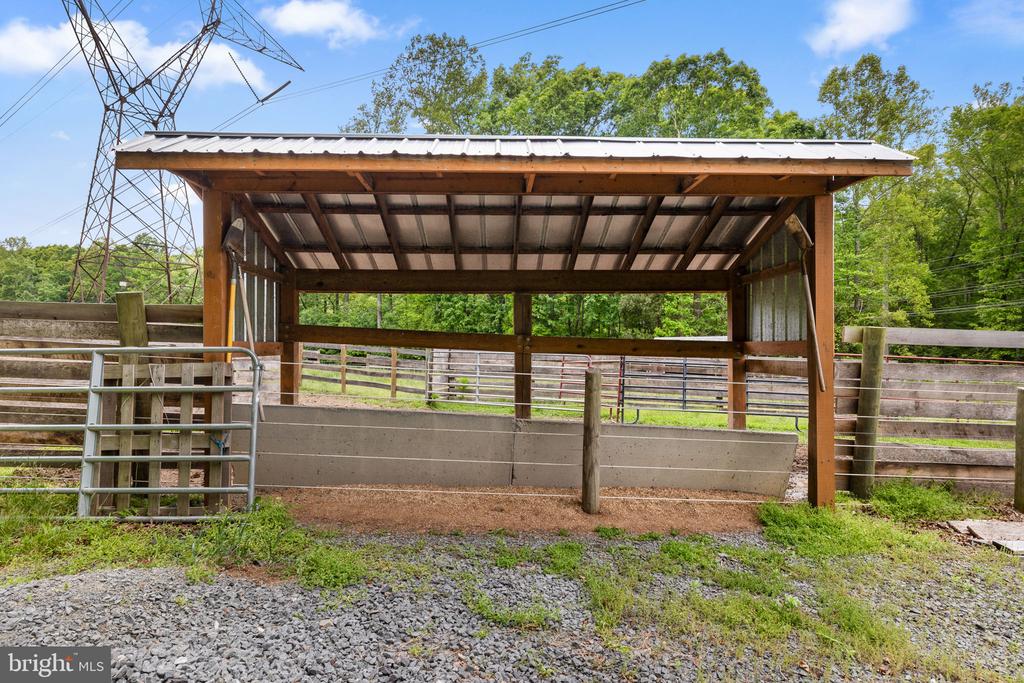 5099 COURTNEYS CORNER RD, SUMERDUCK, Virginia 22742, 4 Bedrooms Bedrooms, ,3 BathroomsBathrooms,Residential,5099 COURTNEYS CORNER RD,VAFQ2021898 MLS # VAFQ2021898