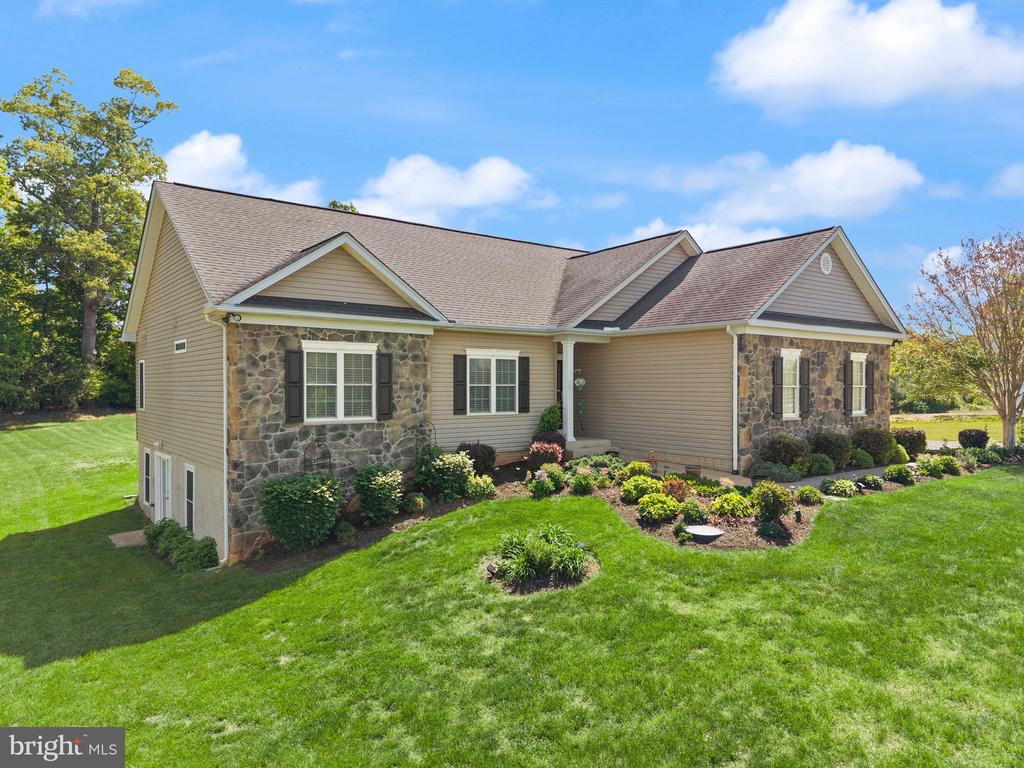 9387 BLACKBIRD LOOP, CULPEPER, Virginia 22701, 3 Bedrooms Bedrooms, ,2 BathroomsBathrooms,Residential,9387 BLACKBIRD LOOP,VACU2012896 MLS # VACU2012896