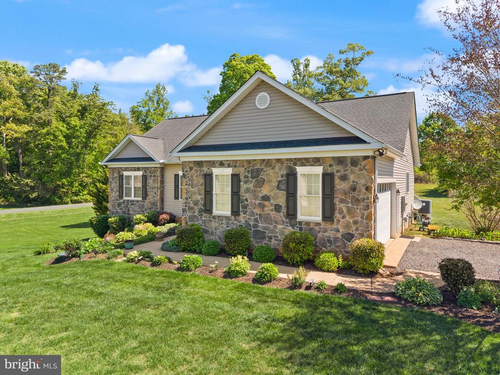 9387 BLACKBIRD LOOP, CULPEPER, Virginia 22701, 3 Bedrooms Bedrooms, ,2 BathroomsBathrooms,Residential,9387 BLACKBIRD LOOP,VACU2012896 MLS # VACU2012896