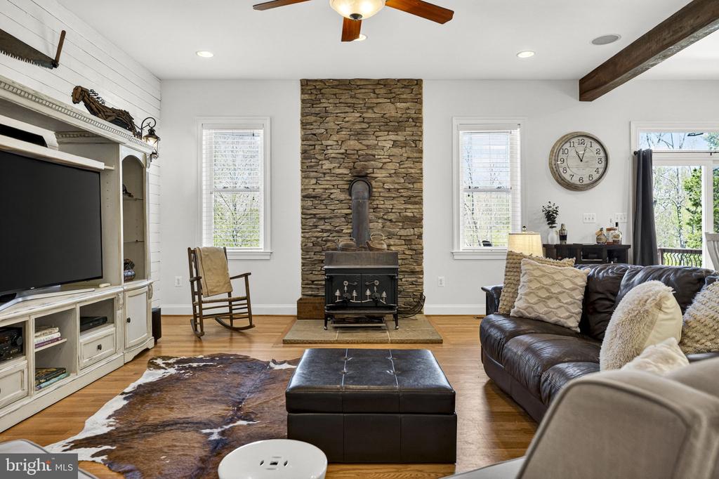 7312 OAK LN, MARSHALL, Virginia 20115, 4 Bedrooms Bedrooms, ,3 BathroomsBathrooms,Residential,7312 OAK LN,VAFQ2021666 MLS # VAFQ2021666 7312 OAK LN, MARSHALL, Virginia 20115, 4 Bedrooms Bedrooms, ,3 BathroomsBathrooms,Residential,7312 OAK LN,VAFQ2021666 MLS # VAFQ2021666