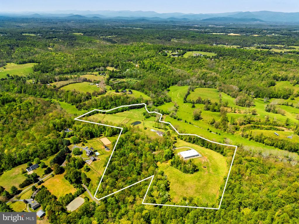 7312 OAK LN, MARSHALL, Virginia 20115, 4 Bedrooms Bedrooms, ,3 BathroomsBathrooms,Residential,7312 OAK LN,VAFQ2021666 MLS # VAFQ2021666 7312 OAK LN, MARSHALL, Virginia 20115, 4 Bedrooms Bedrooms, ,3 BathroomsBathrooms,Residential,7312 OAK LN,VAFQ2021666 MLS # VAFQ2021666