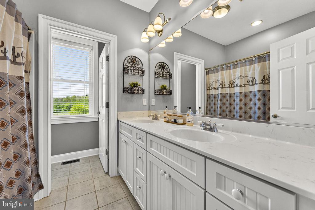 7312 OAK LN, MARSHALL, Virginia 20115, 4 Bedrooms Bedrooms, ,3 BathroomsBathrooms,Residential,7312 OAK LN,VAFQ2021666 MLS # VAFQ2021666 7312 OAK LN, MARSHALL, Virginia 20115, 4 Bedrooms Bedrooms, ,3 BathroomsBathrooms,Residential,7312 OAK LN,VAFQ2021666 MLS # VAFQ2021666