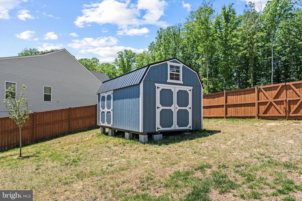 8525 SYLVANNAH DR, SPOTSYLVANIA, Virginia 22551, 5 Bedrooms Bedrooms, ,3 BathroomsBathrooms,Residential,8525 SYLVANNAH DR,VASP2041782 MLS # VASP2041782