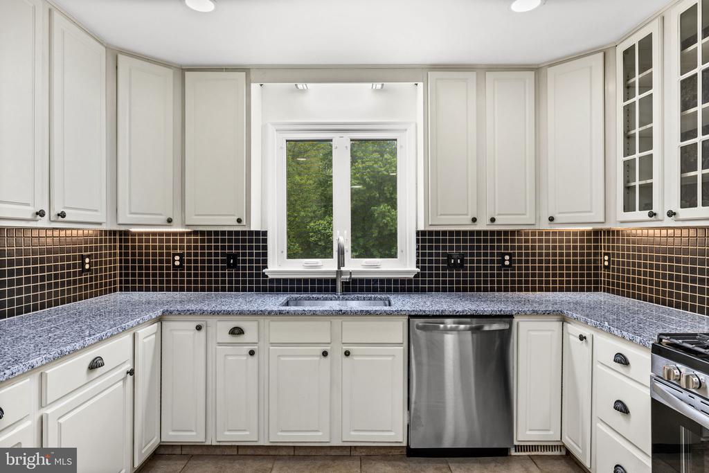 5 APPALOOSA DR, SPOTSYLVANIA, Virginia 22551, 5 Bedrooms Bedrooms, ,4 BathroomsBathrooms,Residential,5 APPALOOSA DR,VASP2040090 MLS # VASP2040090