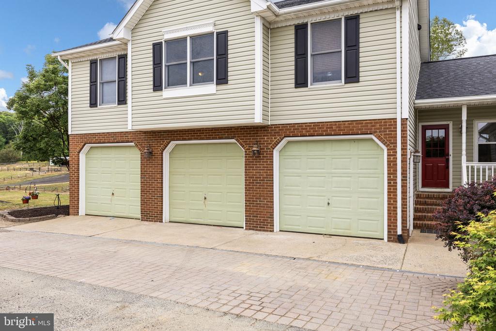 5 APPALOOSA DR, SPOTSYLVANIA, Virginia 22551, 5 Bedrooms Bedrooms, ,4 BathroomsBathrooms,Residential,5 APPALOOSA DR,VASP2040090 MLS # VASP2040090