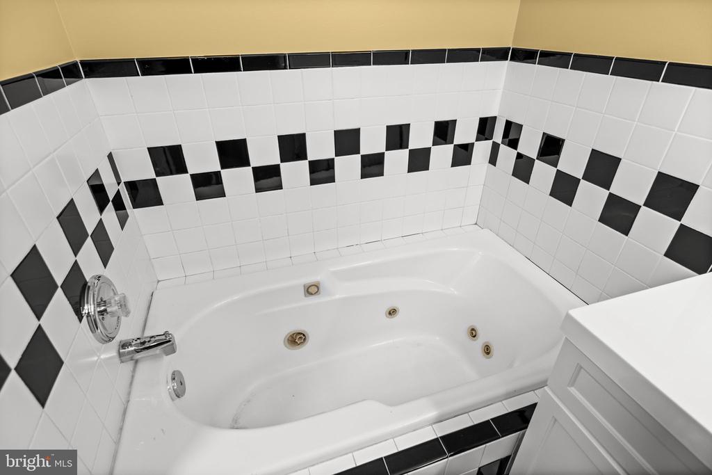 5 APPALOOSA DR, SPOTSYLVANIA, Virginia 22551, 4 Bedrooms Bedrooms, ,4 BathroomsBathrooms,Residential,5 APPALOOSA DR,VASP2040092 MLS # VASP2040092