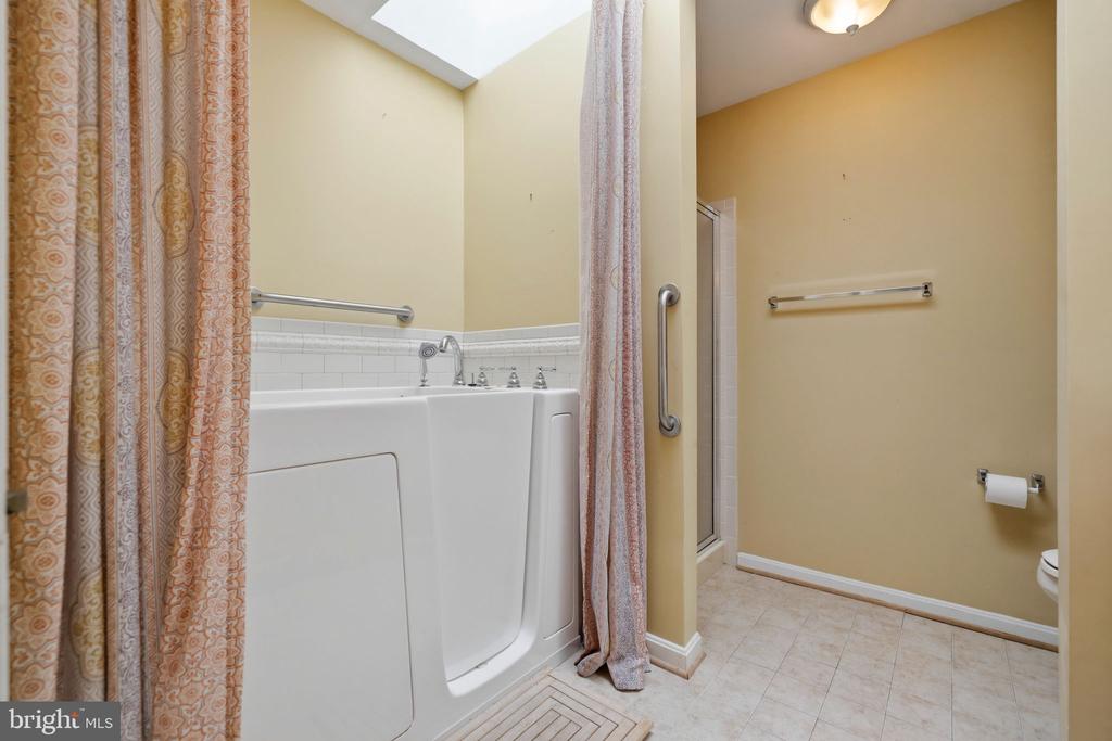 11403 SARASOTA CT, FREDERICKSBURG, Virginia 22407, 2 Bedrooms Bedrooms, ,2 BathroomsBathrooms,Residential,SUMMERLAKE,11403 SARASOTA CT,VASP2040696 MLS # VASP2040696