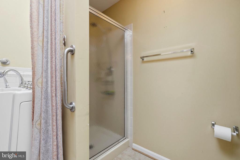 11403 SARASOTA CT, FREDERICKSBURG, Virginia 22407, 2 Bedrooms Bedrooms, ,2 BathroomsBathrooms,Residential,SUMMERLAKE,11403 SARASOTA CT,VASP2040696 MLS # VASP2040696