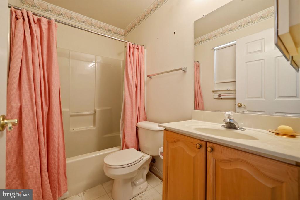 11403 SARASOTA CT, FREDERICKSBURG, Virginia 22407, 2 Bedrooms Bedrooms, ,2 BathroomsBathrooms,Residential,SUMMERLAKE,11403 SARASOTA CT,VASP2040696 MLS # VASP2040696