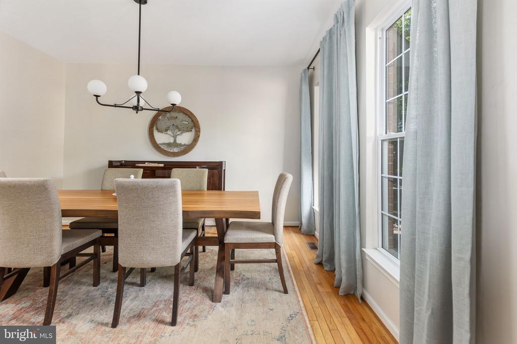 7901 COMMODORE CT, SPOTSYLVANIA, Virginia 22551, 5 Bedrooms Bedrooms, ,3 BathroomsBathrooms,Residential,7901 COMMODORE CT,VASP2041884 MLS # VASP2041884