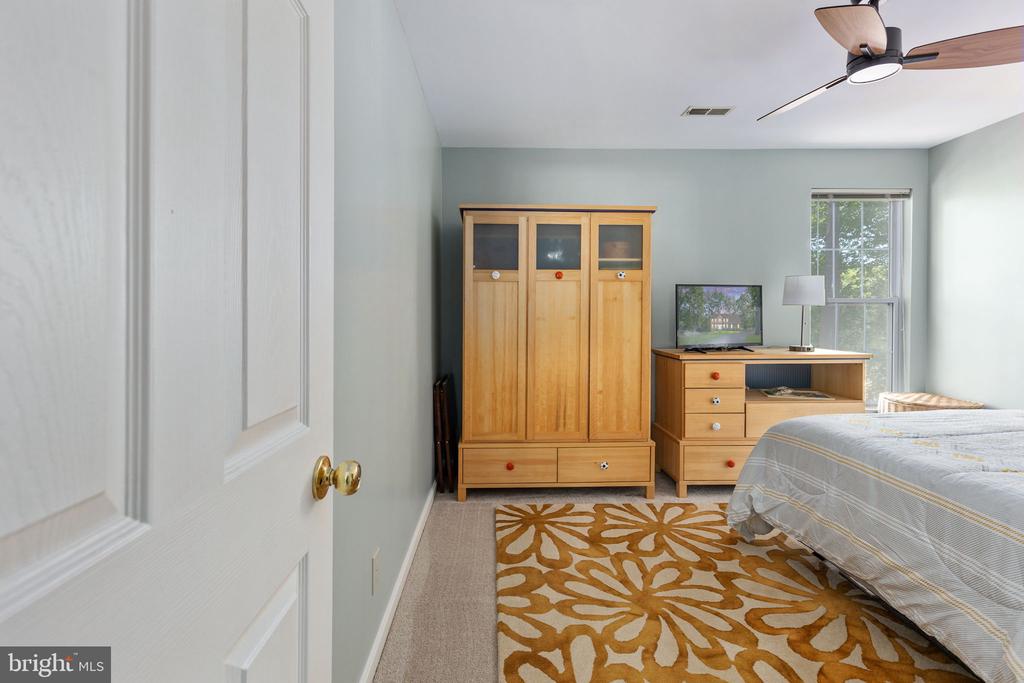 7901 COMMODORE CT, SPOTSYLVANIA, Virginia 22551, 5 Bedrooms Bedrooms, ,3 BathroomsBathrooms,Residential,7901 COMMODORE CT,VASP2041884 MLS # VASP2041884