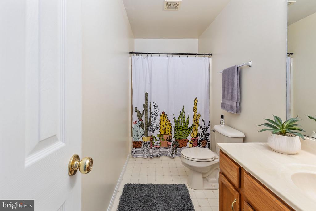 7901 COMMODORE CT, SPOTSYLVANIA, Virginia 22551, 5 Bedrooms Bedrooms, ,3 BathroomsBathrooms,Residential,7901 COMMODORE CT,VASP2041884 MLS # VASP2041884