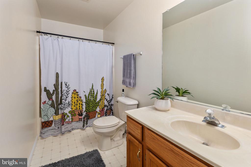 7901 COMMODORE CT, SPOTSYLVANIA, Virginia 22551, 5 Bedrooms Bedrooms, ,3 BathroomsBathrooms,Residential,7901 COMMODORE CT,VASP2041884 MLS # VASP2041884