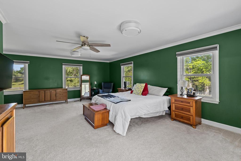 4300 RINGWOOD RD, NOKESVILLE, Virginia 20181, 5 Bedrooms Bedrooms, ,3 BathroomsBathrooms,Residential,4300 RINGWOOD RD,VAFQ2022050 MLS # VAFQ2022050