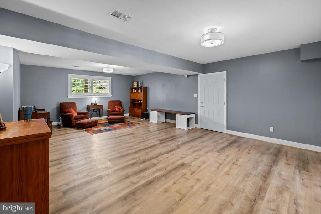 4300 RINGWOOD RD, NOKESVILLE, Virginia 20181, 5 Bedrooms Bedrooms, ,3 BathroomsBathrooms,Residential,4300 RINGWOOD RD,VAFQ2022050 MLS # VAFQ2022050