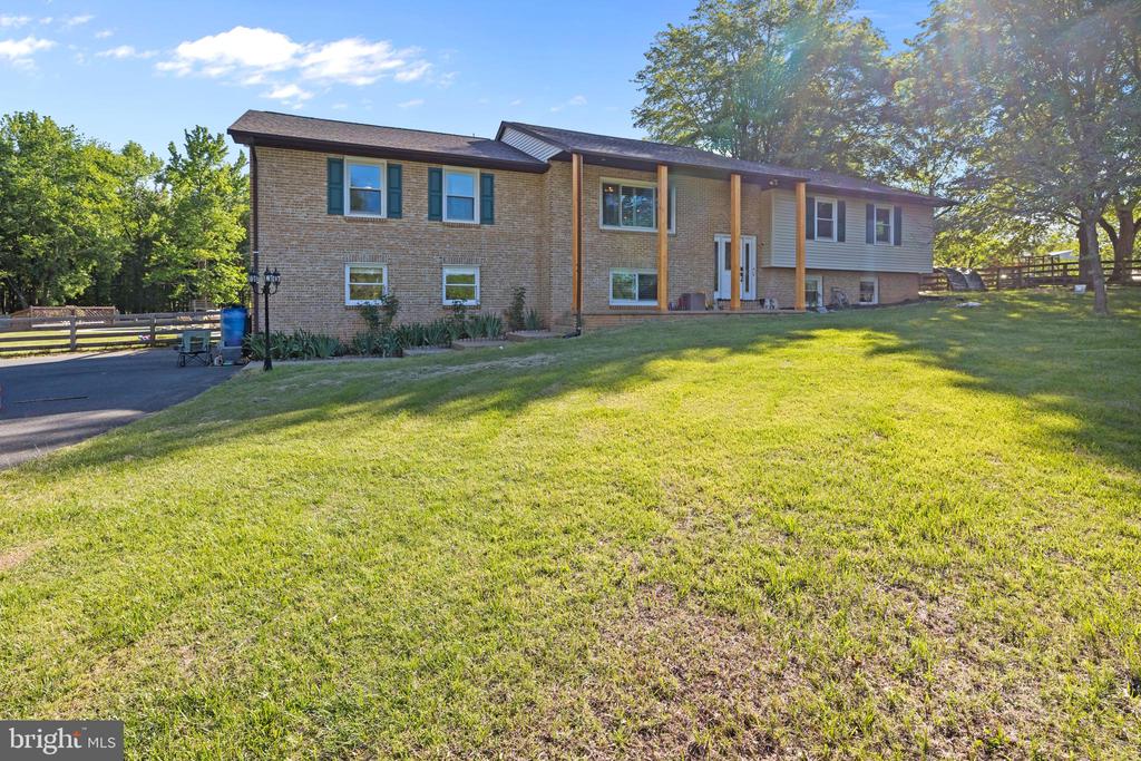 4300 RINGWOOD RD, NOKESVILLE, Virginia 20181, 5 Bedrooms Bedrooms, ,3 BathroomsBathrooms,Residential,4300 RINGWOOD RD,VAFQ2022050 MLS # VAFQ2022050