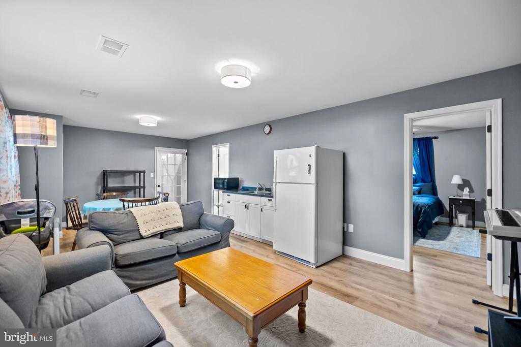 4300 RINGWOOD RD, NOKESVILLE, Virginia 20181, 5 Bedrooms Bedrooms, ,3 BathroomsBathrooms,Residential,4300 RINGWOOD RD,VAFQ2022050 MLS # VAFQ2022050