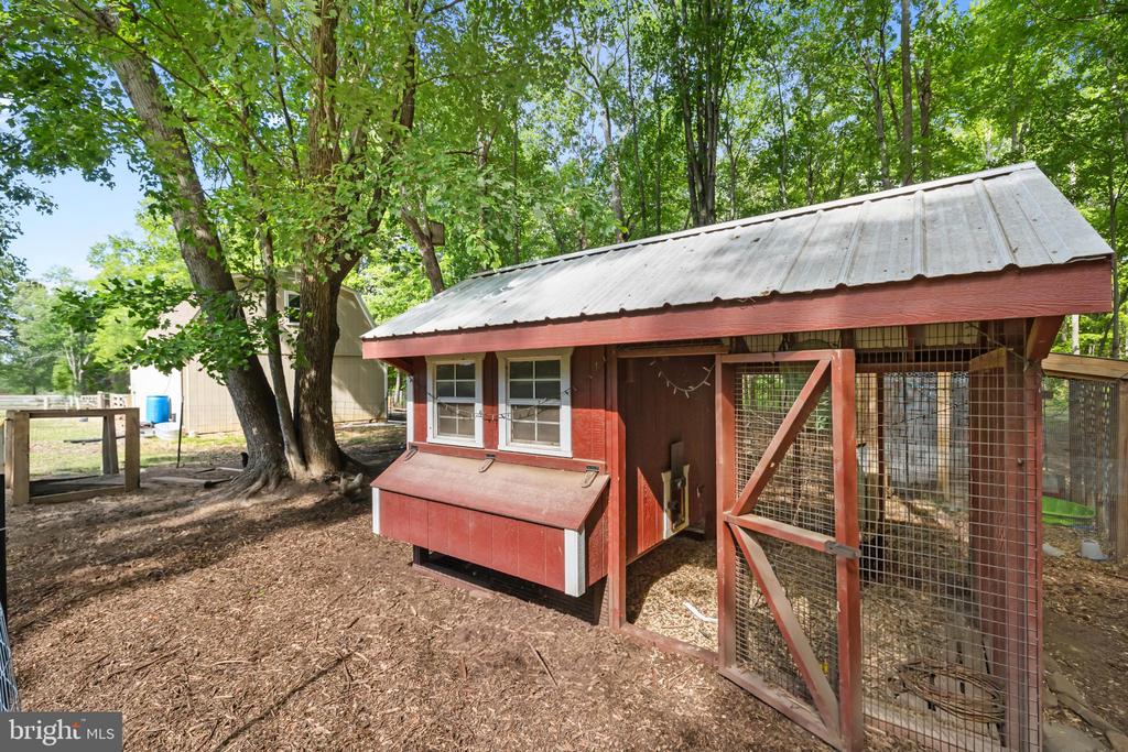 4300 RINGWOOD RD, NOKESVILLE, Virginia 20181, 5 Bedrooms Bedrooms, ,3 BathroomsBathrooms,Residential,4300 RINGWOOD RD,VAFQ2022050 MLS # VAFQ2022050