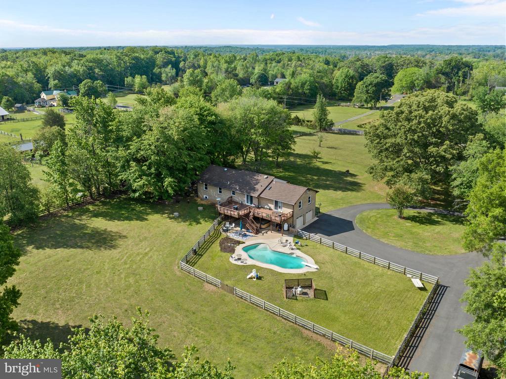 4300 RINGWOOD RD, NOKESVILLE, Virginia 20181, 5 Bedrooms Bedrooms, ,3 BathroomsBathrooms,Residential,4300 RINGWOOD RD,VAFQ2022050 MLS # VAFQ2022050