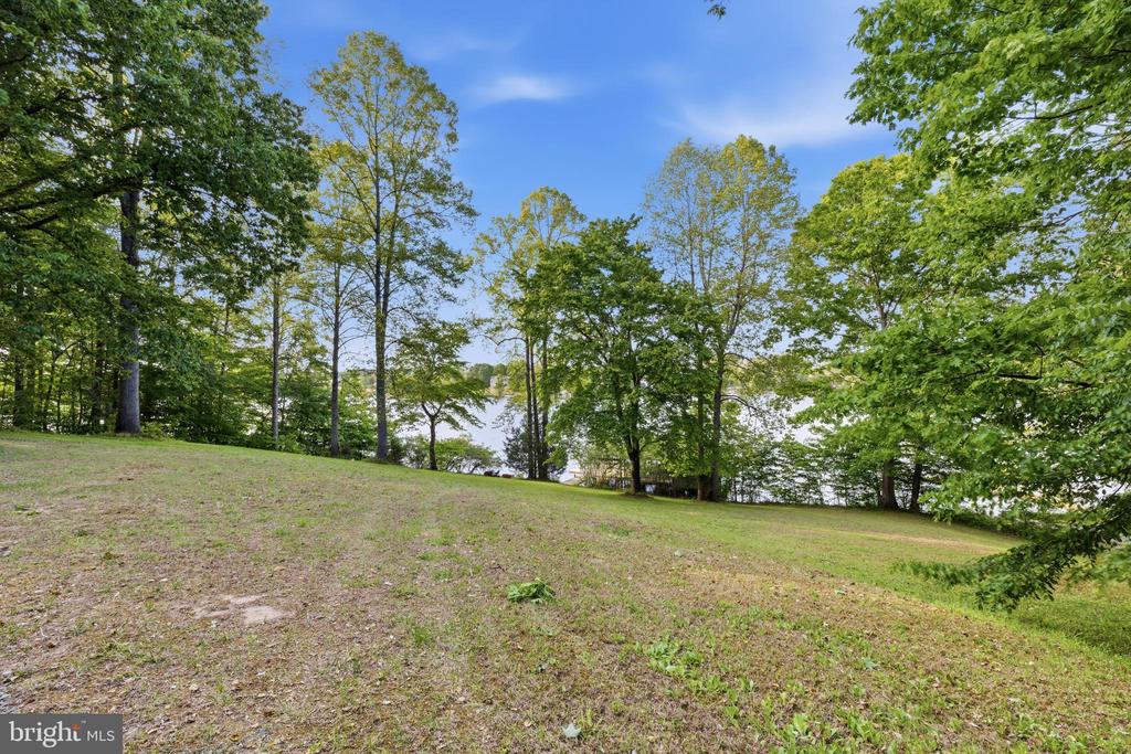 303 PINE DR, LOUISA, Virginia 23093, 4 Bedrooms Bedrooms, ,3 BathroomsBathrooms,Residential,303 PINE DR,VALA2009874 MLS # VALA2009874