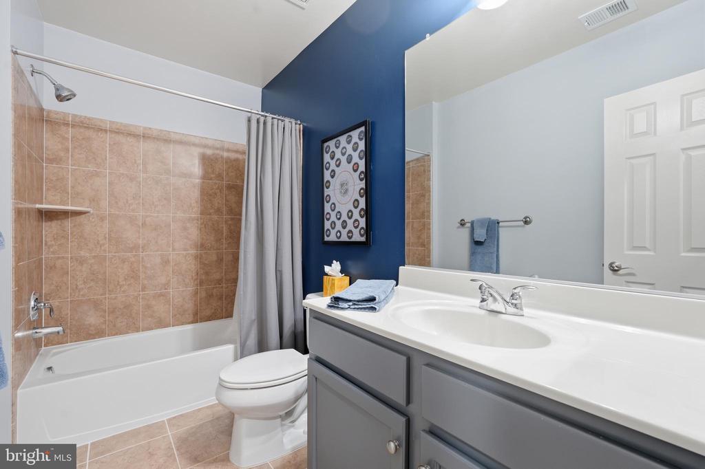 7424 EDINGTON, WARRENTON, Virginia 20187, 6 Bedrooms Bedrooms, ,4 BathroomsBathrooms,Residential,7424 EDINGTON,VAFQ2022034 MLS # VAFQ2022034