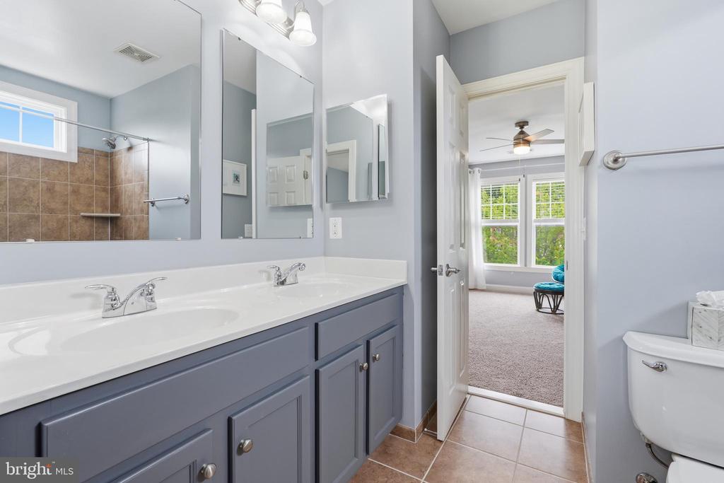 7424 EDINGTON, WARRENTON, Virginia 20187, 6 Bedrooms Bedrooms, ,4 BathroomsBathrooms,Residential,7424 EDINGTON,VAFQ2022034 MLS # VAFQ2022034