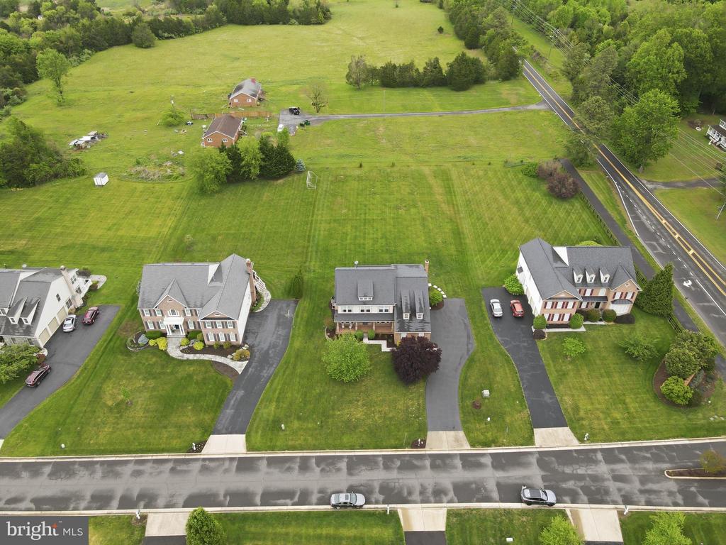 7424 EDINGTON, WARRENTON, Virginia 20187, 6 Bedrooms Bedrooms, ,4 BathroomsBathrooms,Residential,7424 EDINGTON,VAFQ2022034 MLS # VAFQ2022034
