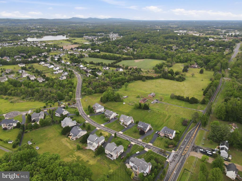 7424 EDINGTON, WARRENTON, Virginia 20187, 6 Bedrooms Bedrooms, ,4 BathroomsBathrooms,Residential,7424 EDINGTON,VAFQ2022034 MLS # VAFQ2022034