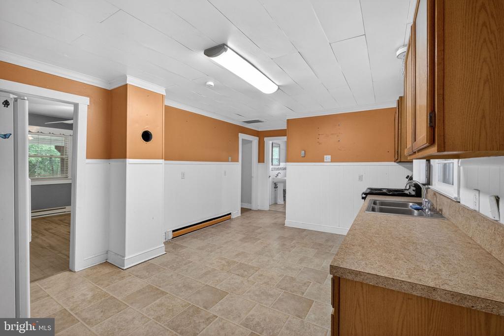 6800 PARTLOW RD, SPOTSYLVANIA, Virginia 22551, 3 Bedrooms Bedrooms, ,1 BathroomBathrooms,Residential,6800 PARTLOW RD,VASP2041680 MLS # VASP2041680