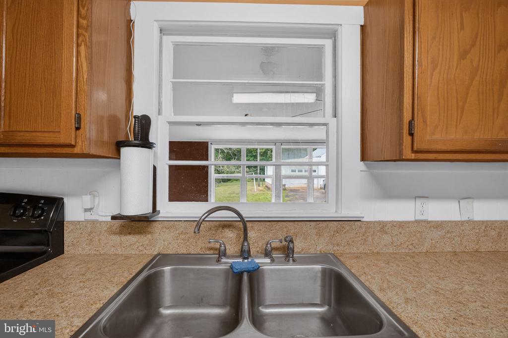 6800 PARTLOW RD, SPOTSYLVANIA, Virginia 22551, 3 Bedrooms Bedrooms, ,1 BathroomBathrooms,Residential,6800 PARTLOW RD,VASP2041680 MLS # VASP2041680
