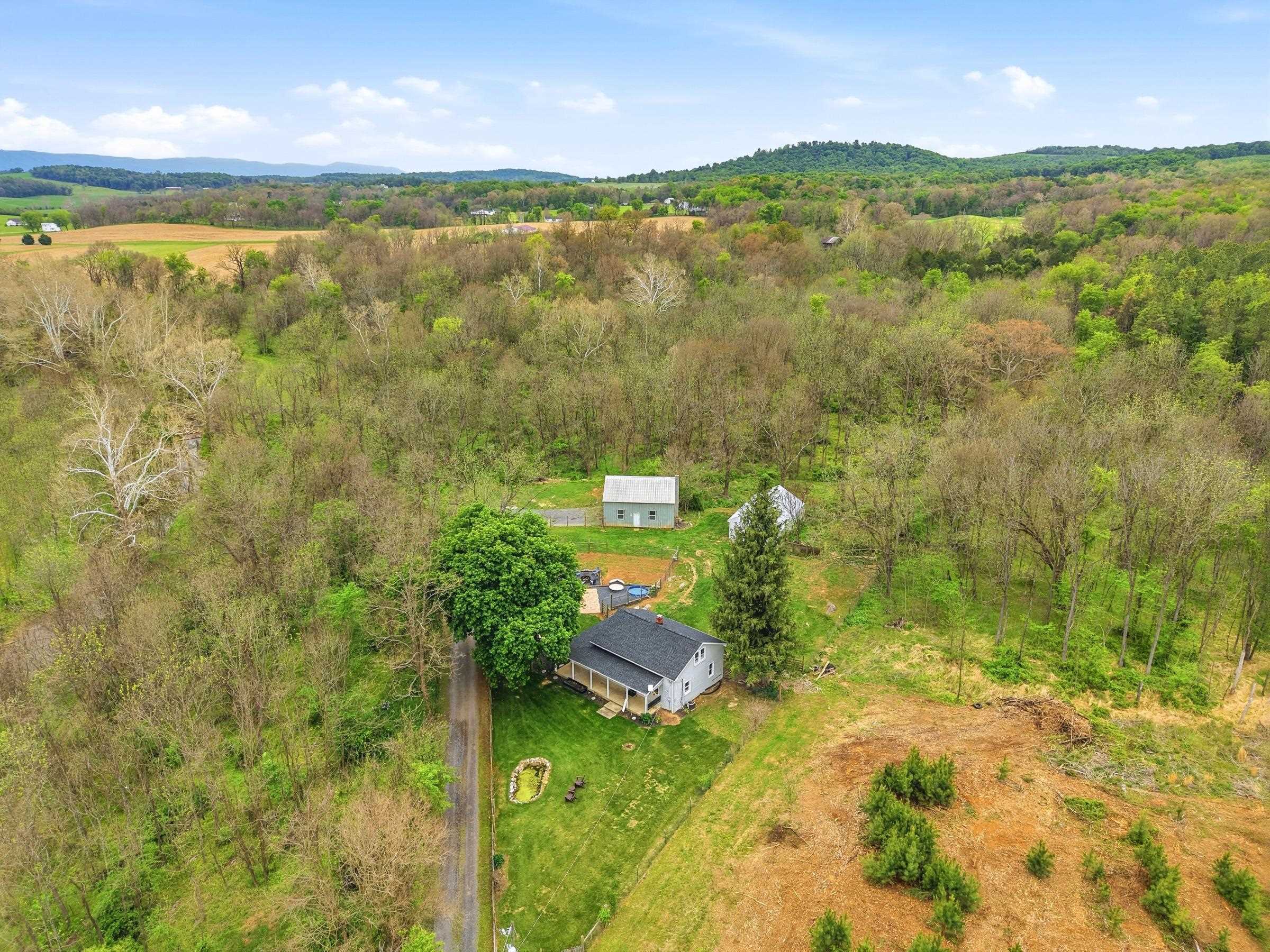 772 PINEWOODS RD, QUICKSBURG, Virginia 22847, 3 Bedrooms Bedrooms, ,1 BathroomBathrooms,Residential,772 PINEWOODS RD,676942 MLS # 676942