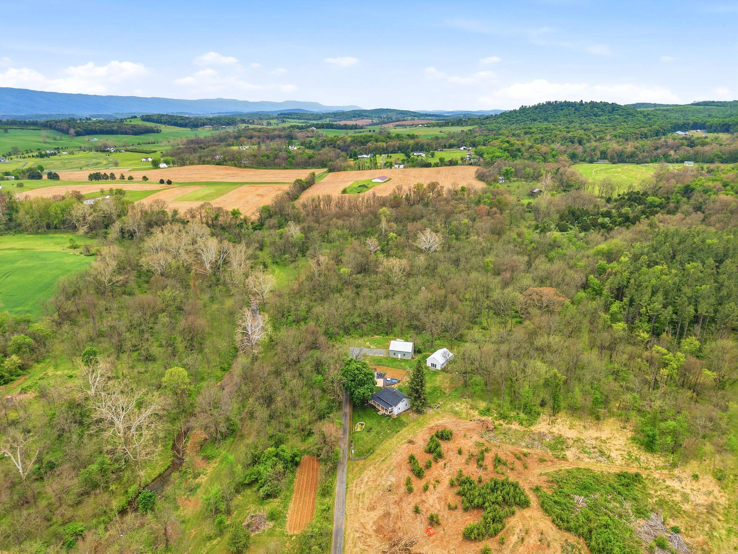 772 PINEWOODS RD, QUICKSBURG, Virginia 22847, 3 Bedrooms Bedrooms, ,1 BathroomBathrooms,Residential,772 PINEWOODS RD,676942 MLS # 676942
